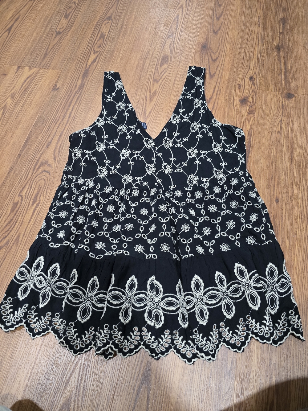American Eagle Boho Floral Embroidery Eyelet Lace Babydoll Tank Blouse Size XS - Picture 2 of 5